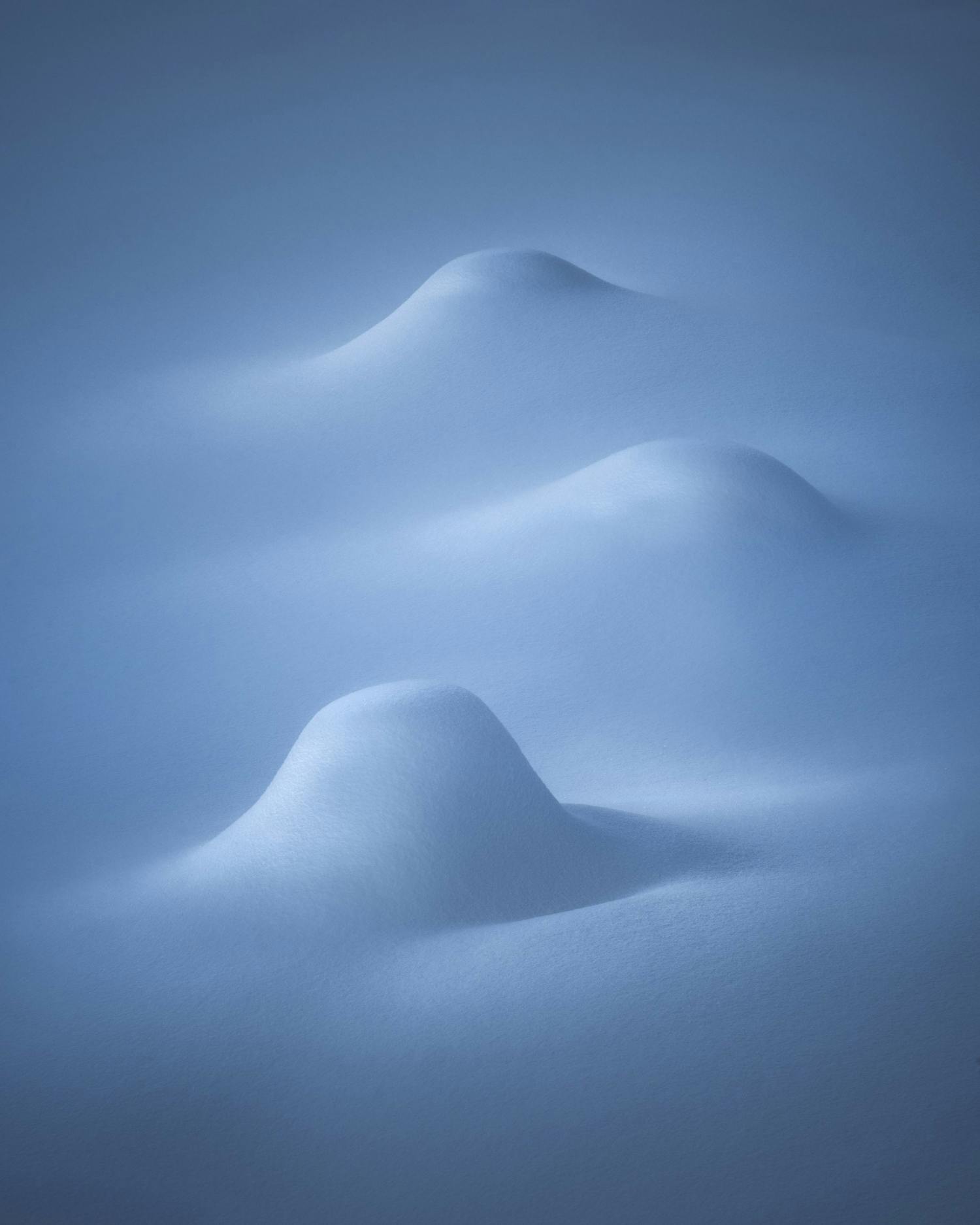 daniellaan12782 435 Små toppar av snö fotograferade med lång slutartid.